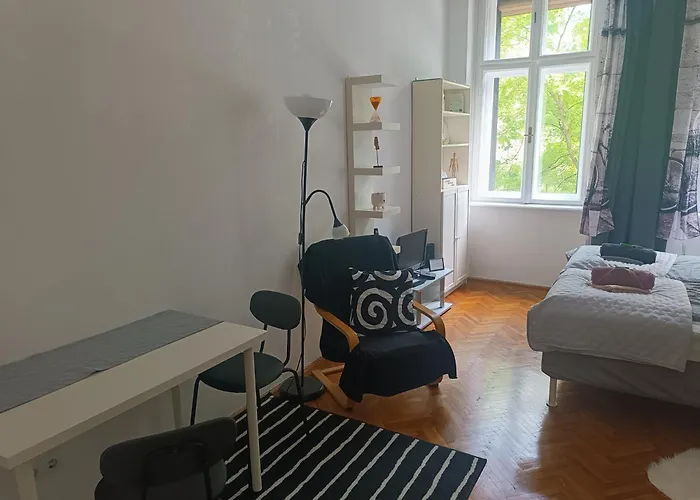 Nusi * Budapest